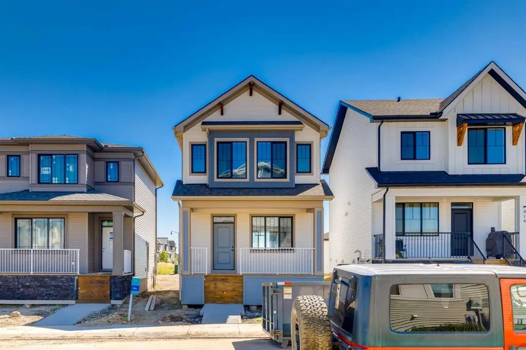 416 Montrose Crescent SE