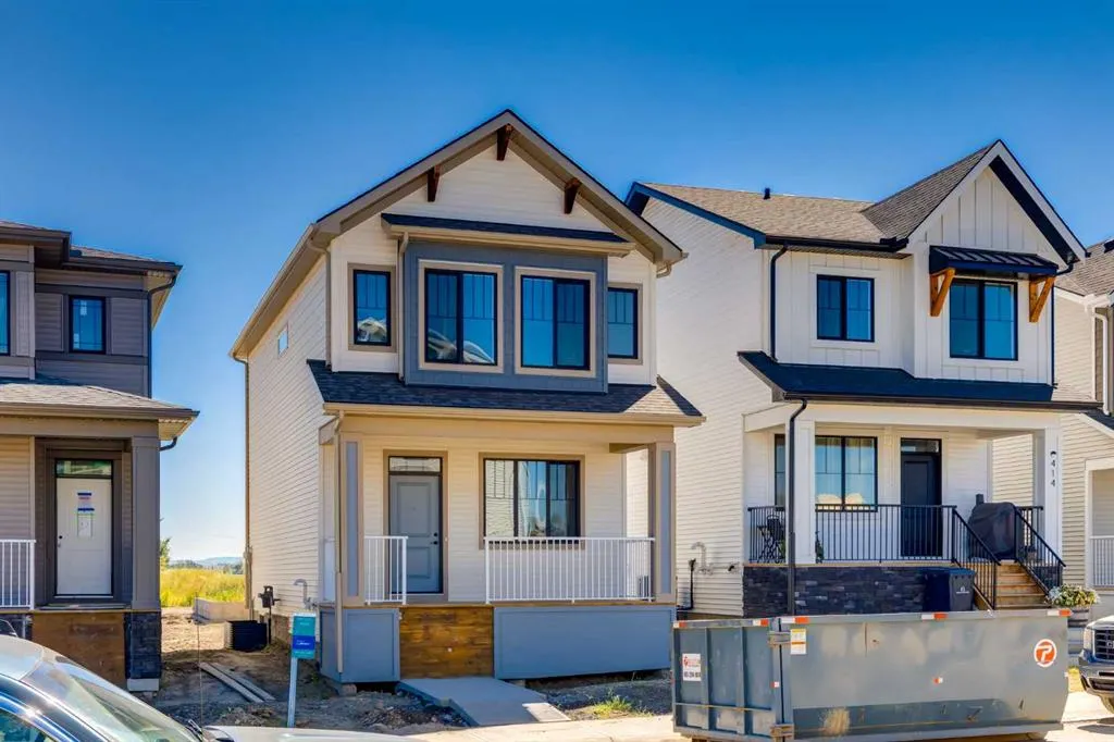 416 Montrose Crescent SE