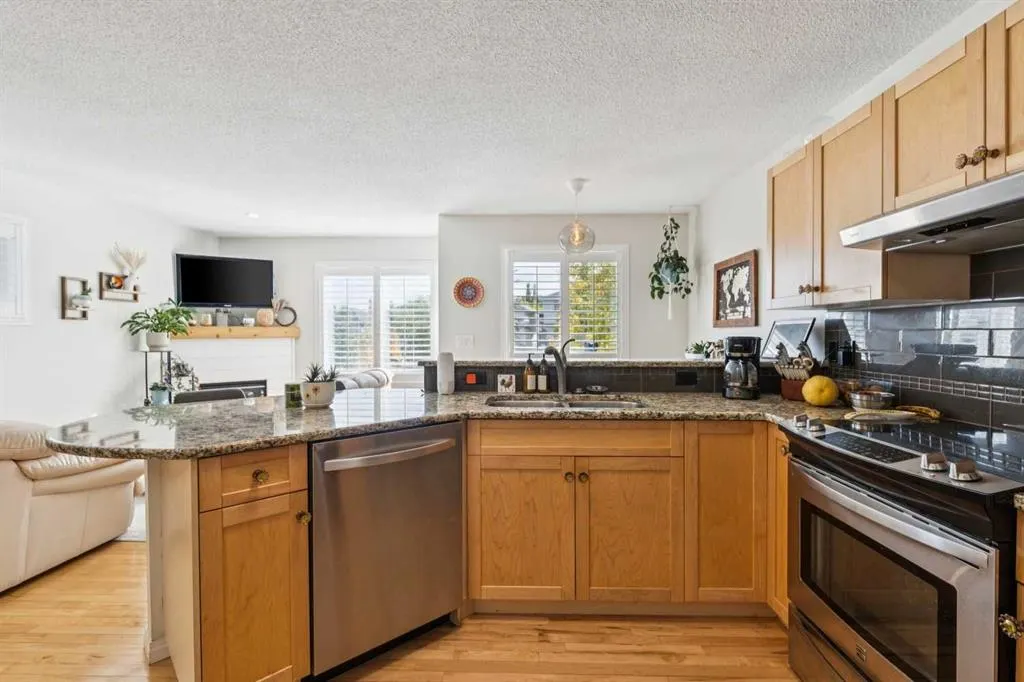 35 Royal Oak Gardens NW
