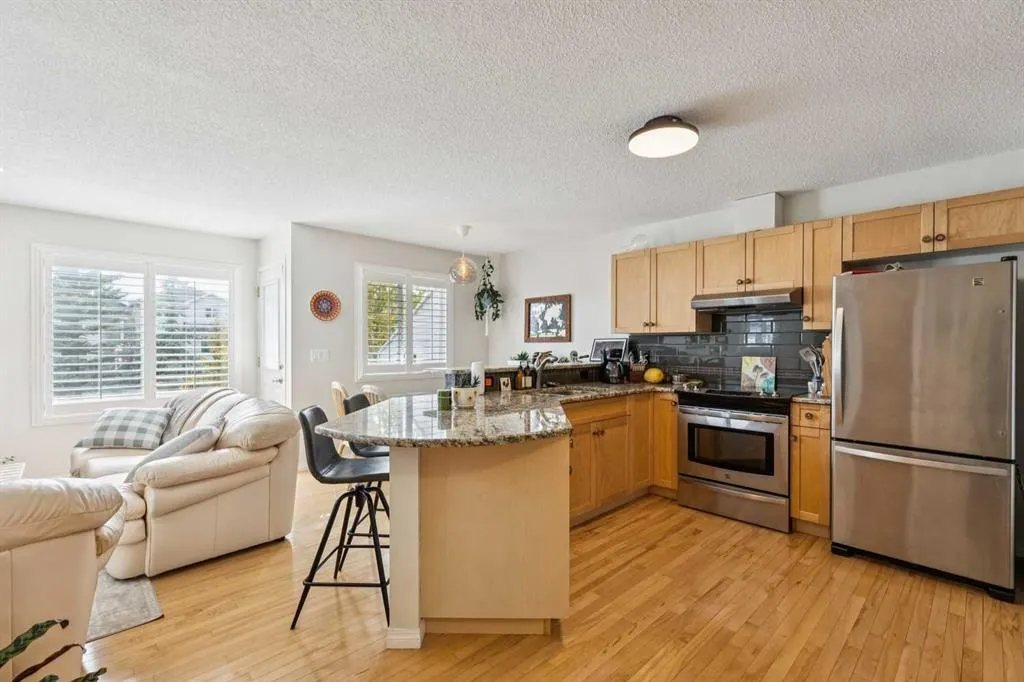 35 Royal Oak Gardens NW
