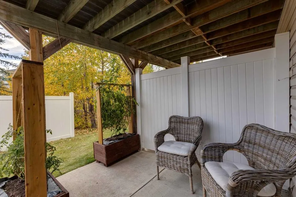 35 Royal Oak Gardens NW