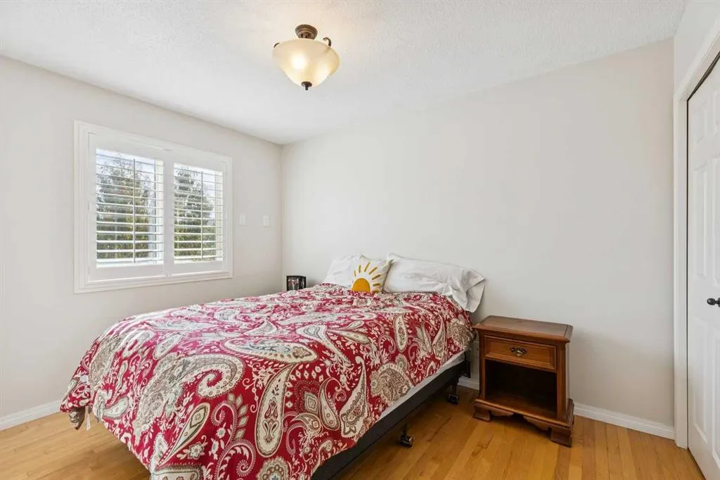 35 Royal Oak Gardens NW