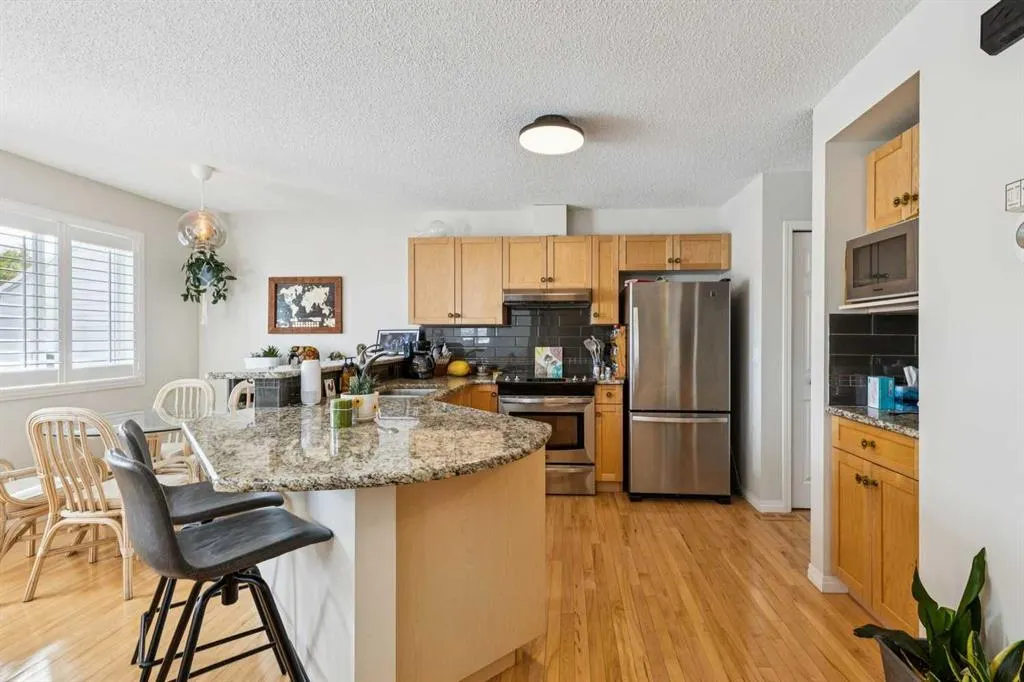35 Royal Oak Gardens NW