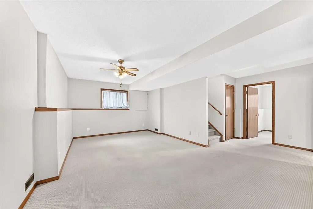 106 Elizabeth Way SE