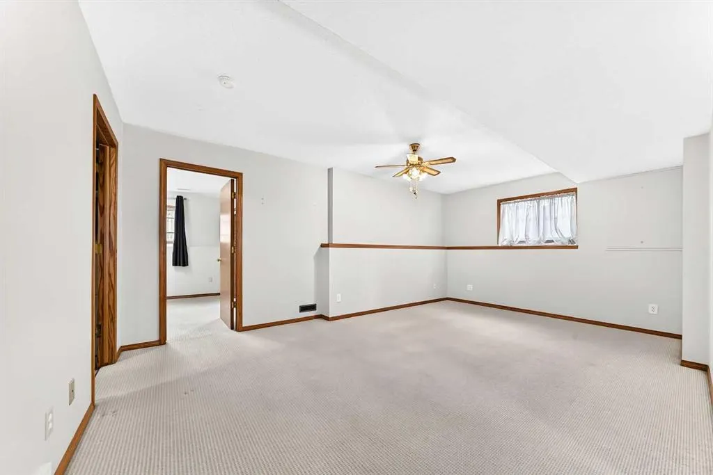 106 Elizabeth Way SE