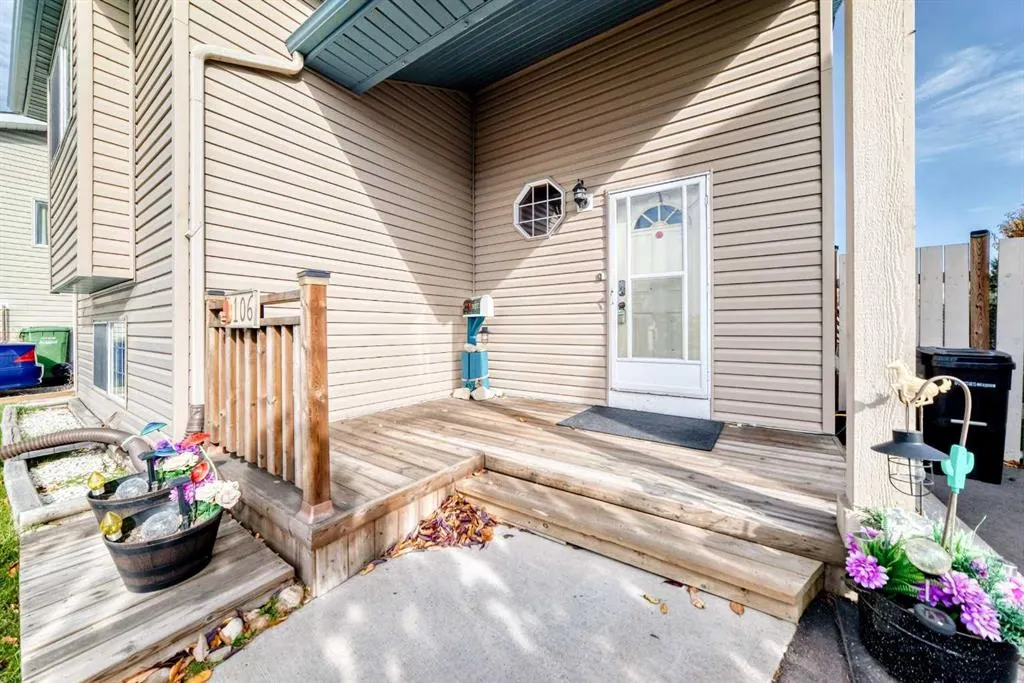 106 Elizabeth Way SE