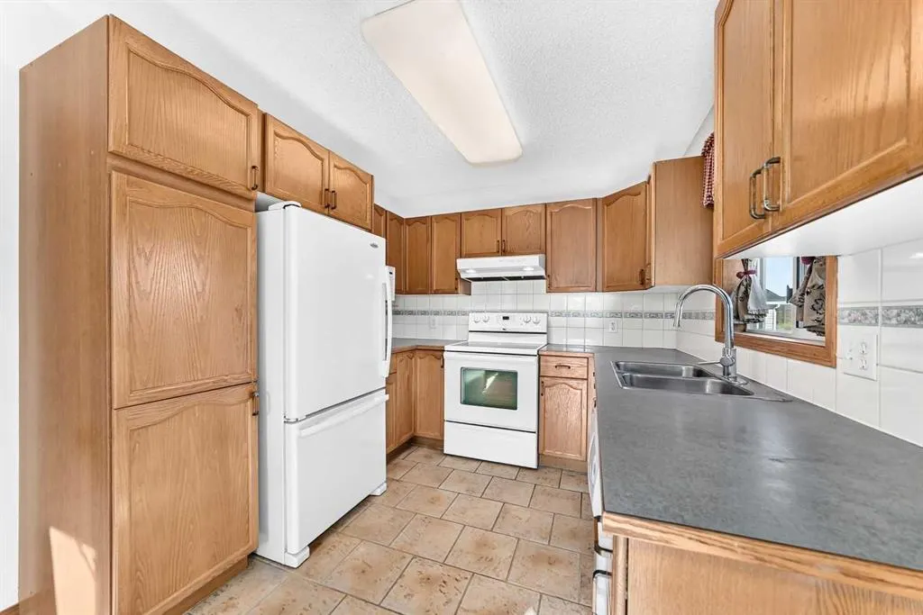 106 Elizabeth Way SE