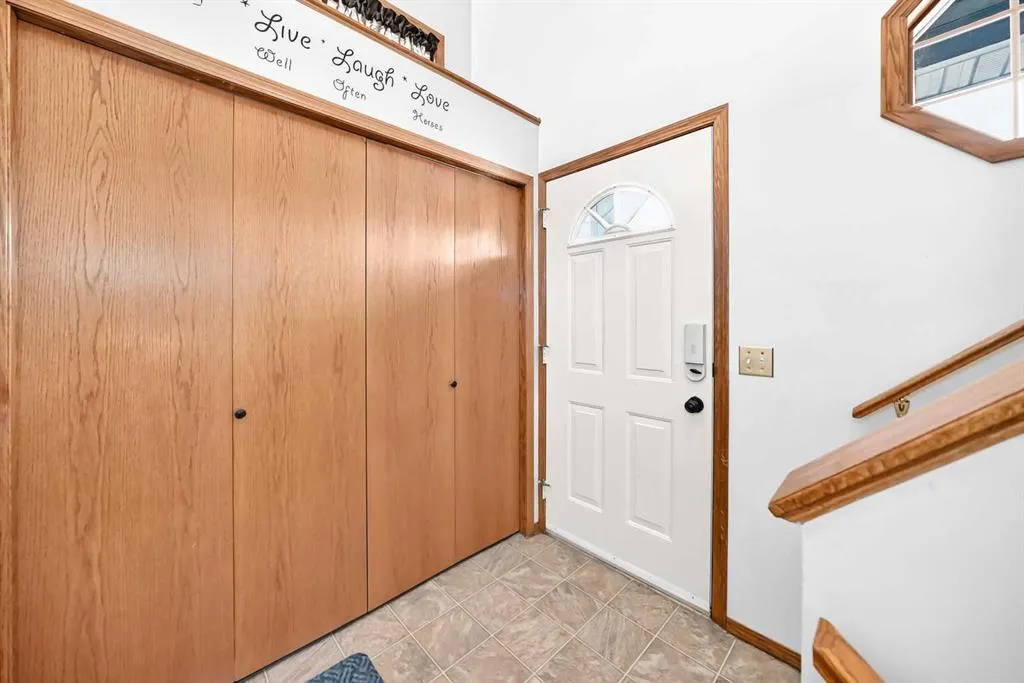 106 Elizabeth Way SE