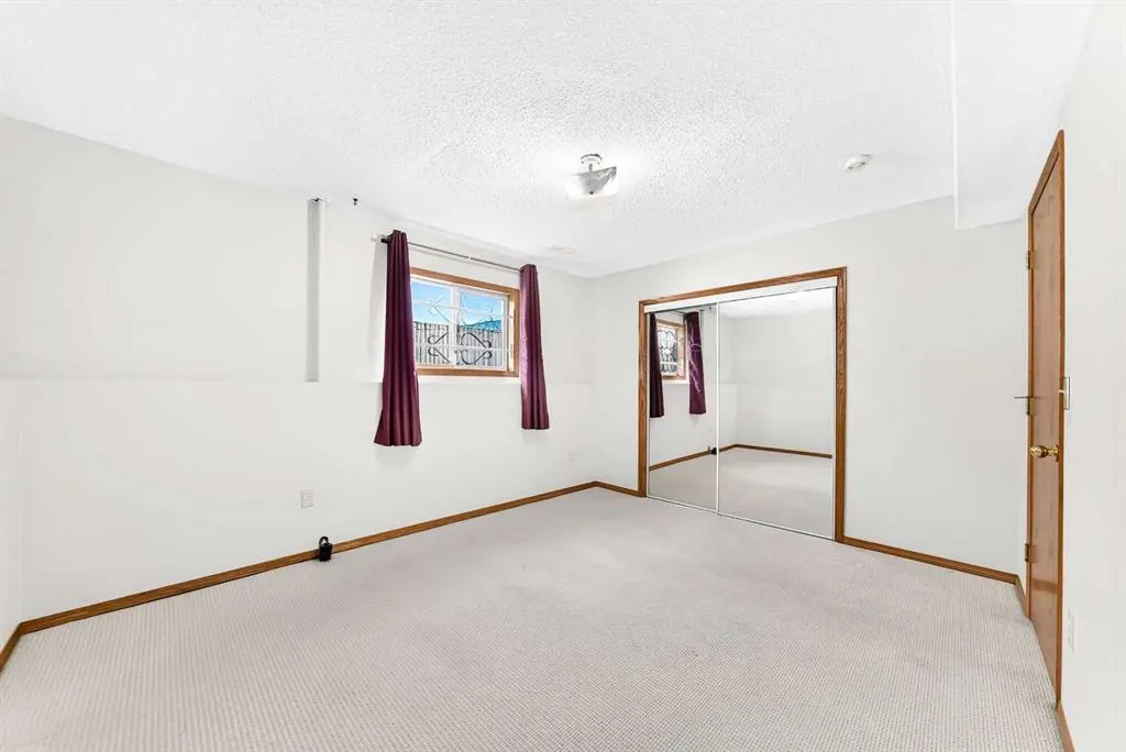106 Elizabeth Way SE