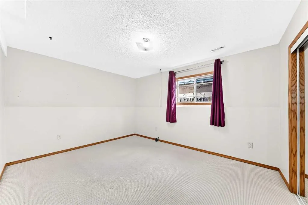 106 Elizabeth Way SE