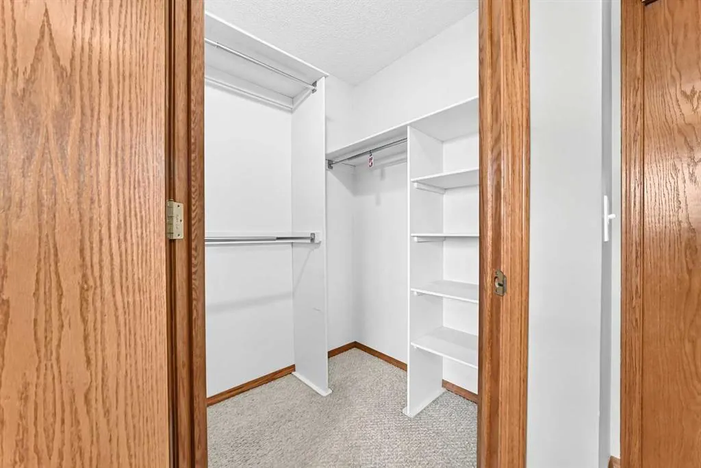 106 Elizabeth Way SE