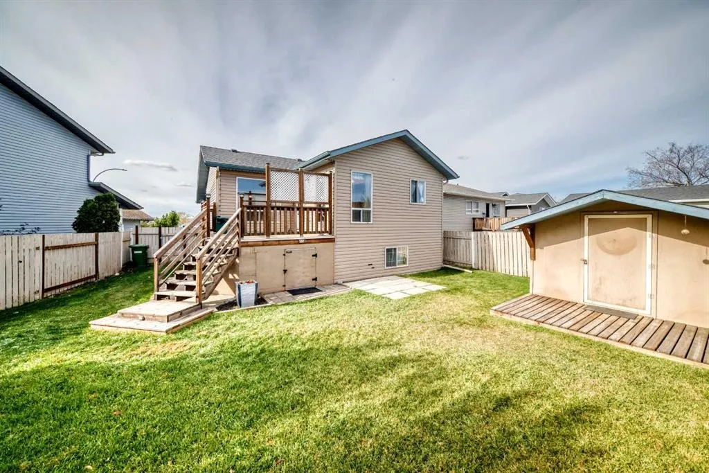 106 Elizabeth Way SE