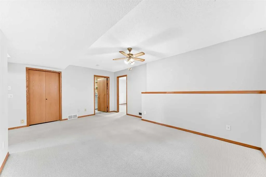 106 Elizabeth Way SE