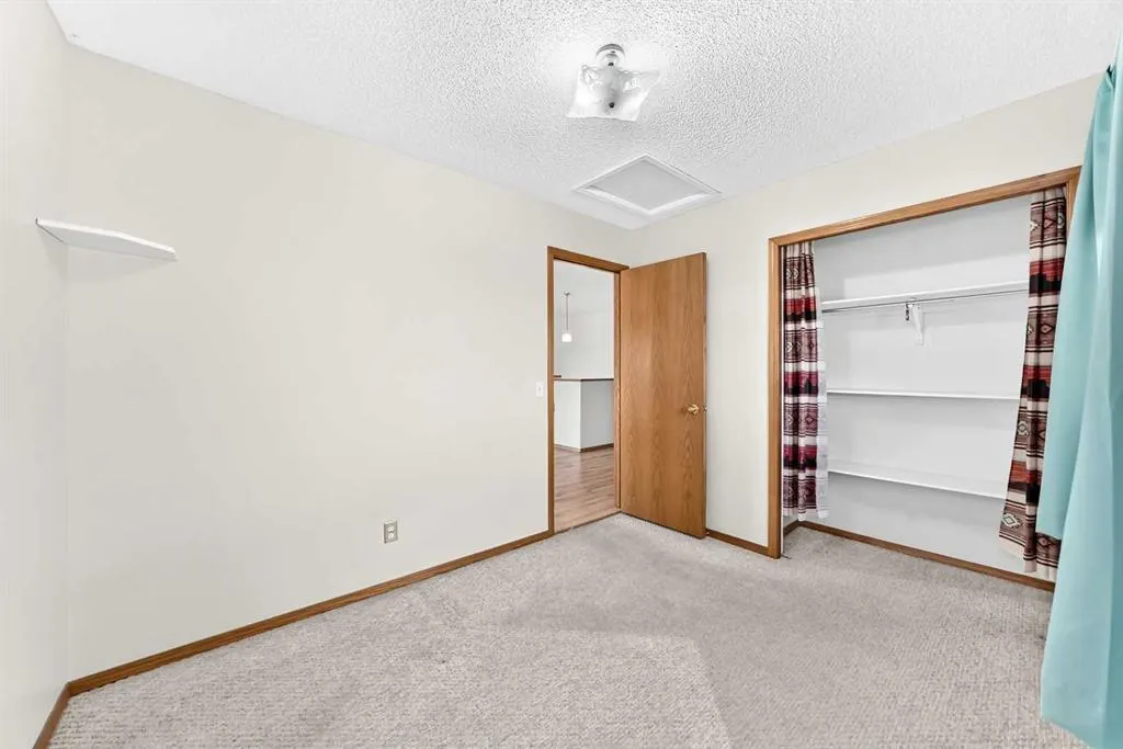 106 Elizabeth Way SE
