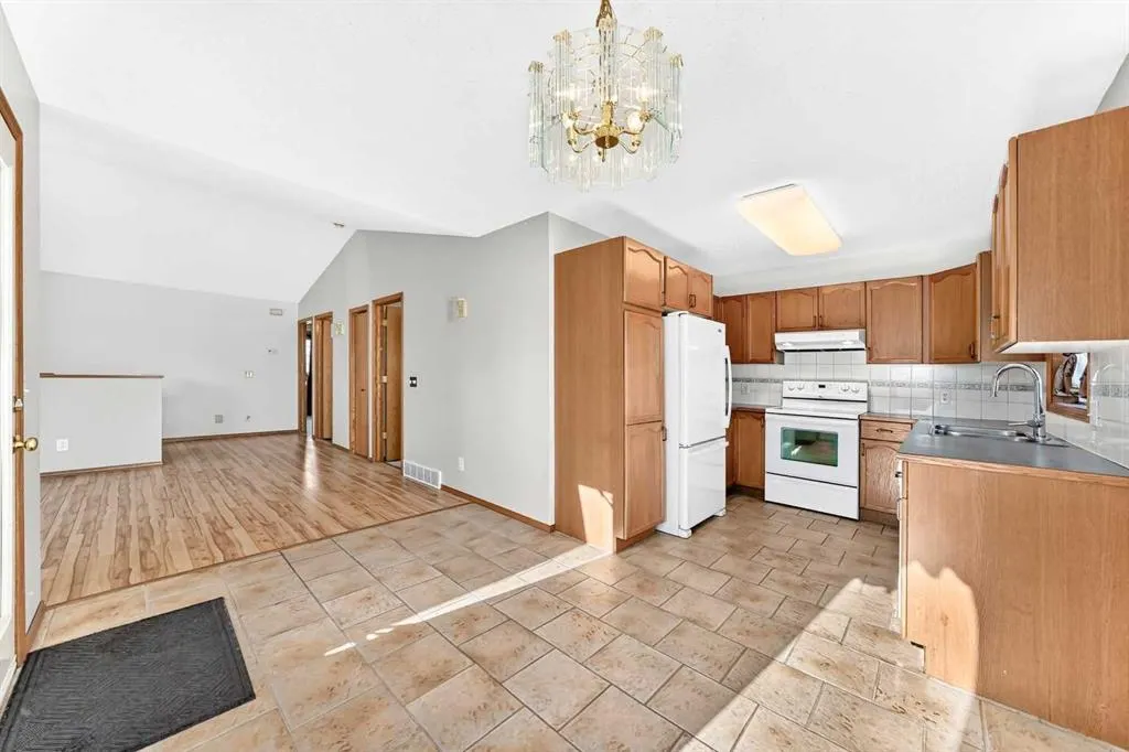 106 Elizabeth Way SE
