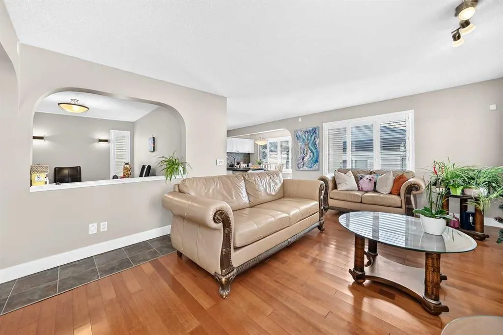 826 Applewood Drive SE