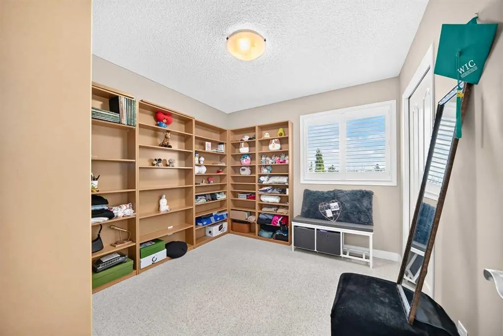 826 Applewood Drive SE