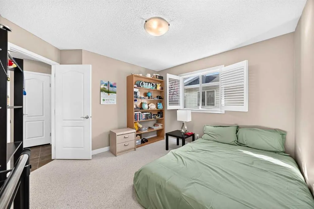 826 Applewood Drive SE