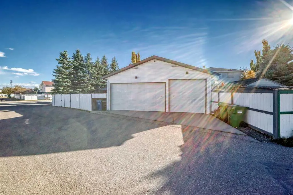 826 Applewood Drive SE