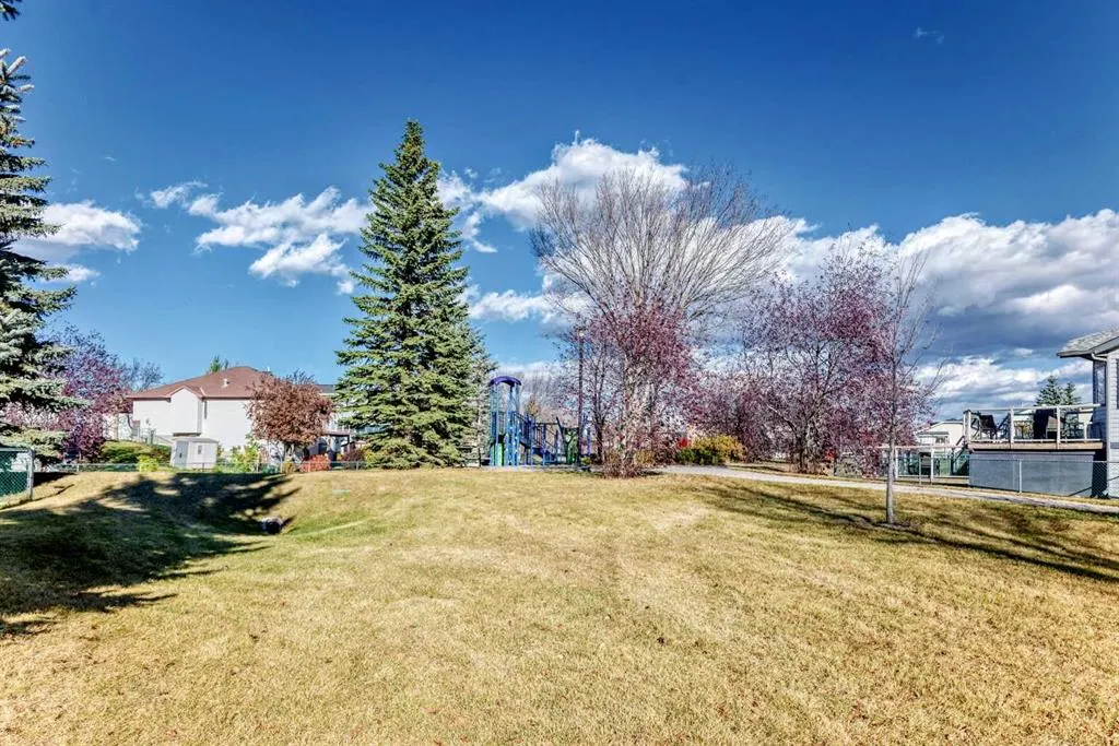826 Applewood Drive SE