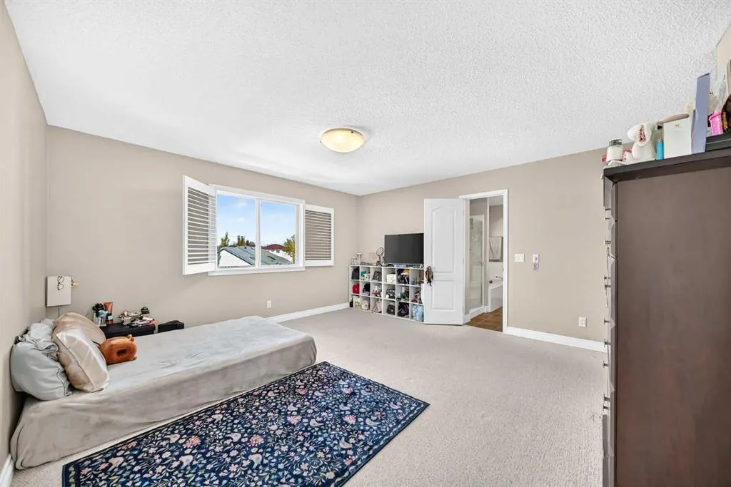 826 Applewood Drive SE