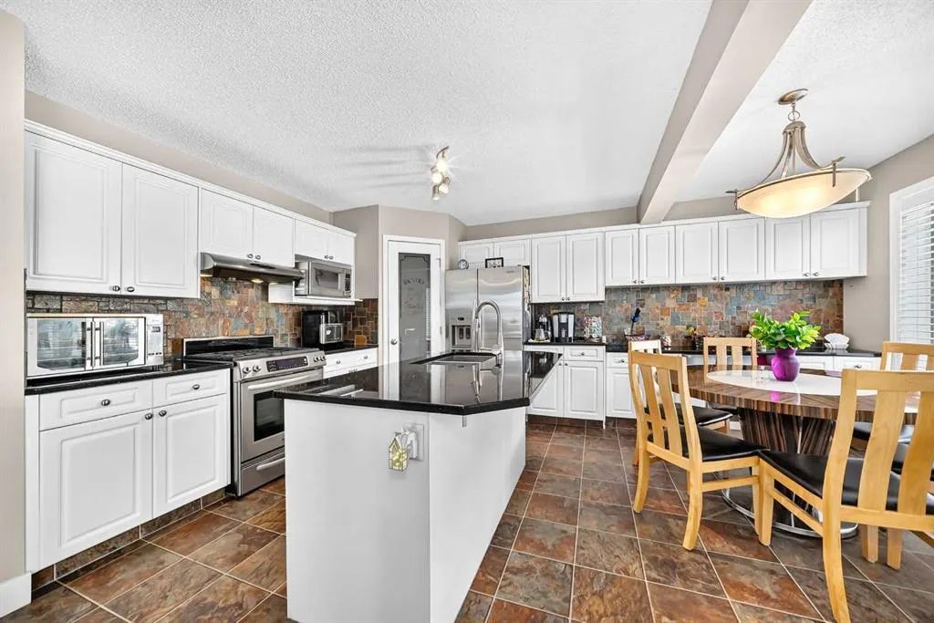 826 Applewood Drive SE