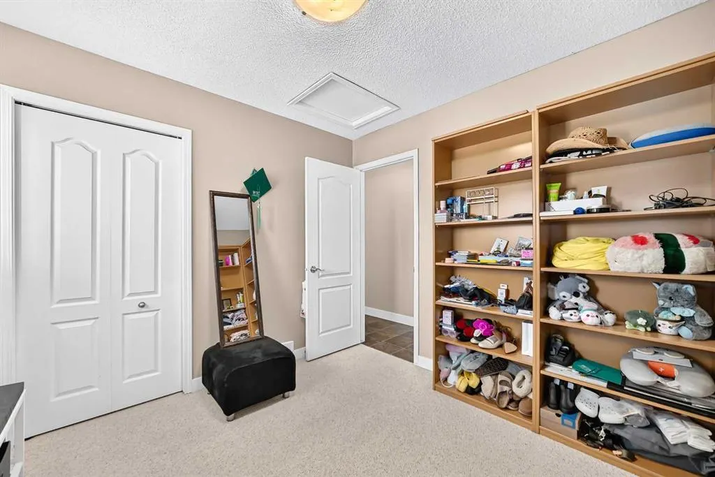 826 Applewood Drive SE