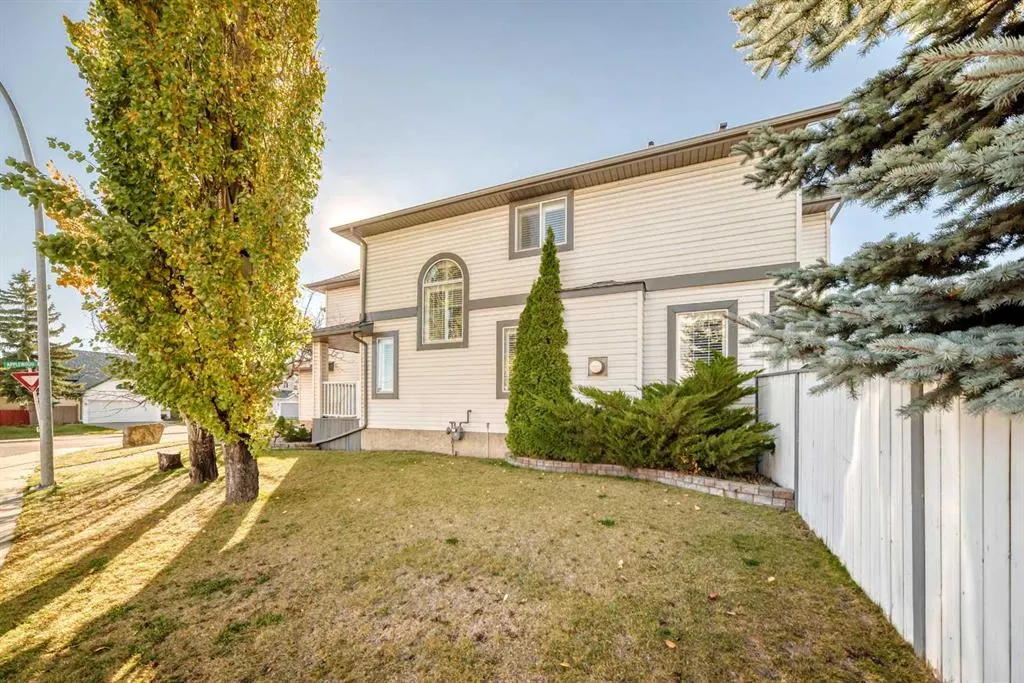 826 Applewood Drive SE