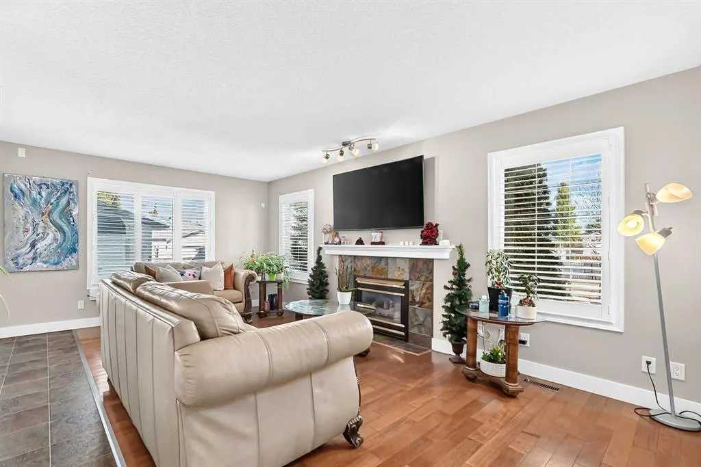826 Applewood Drive SE