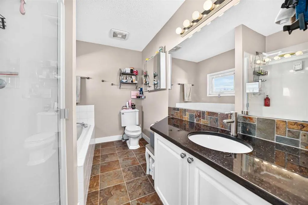 826 Applewood Drive SE