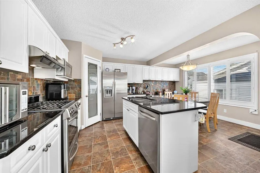 826 Applewood Drive SE
