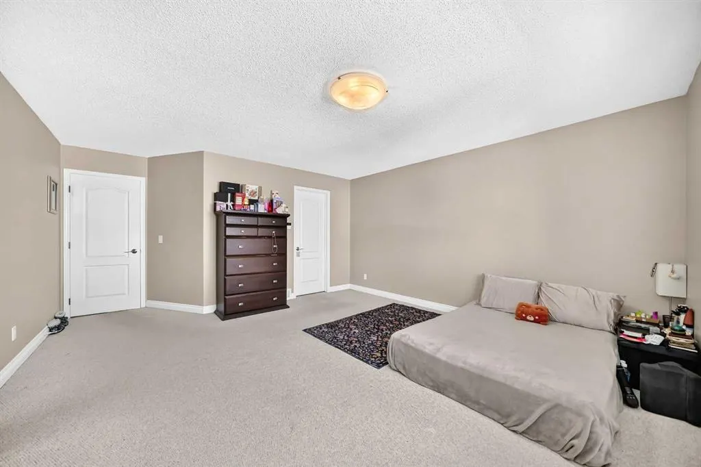 826 Applewood Drive SE