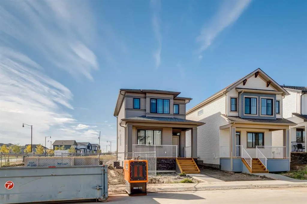 418 Montrose Crescent SE