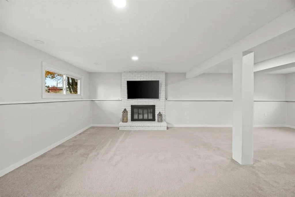 467 Queen Charlotte Road SE