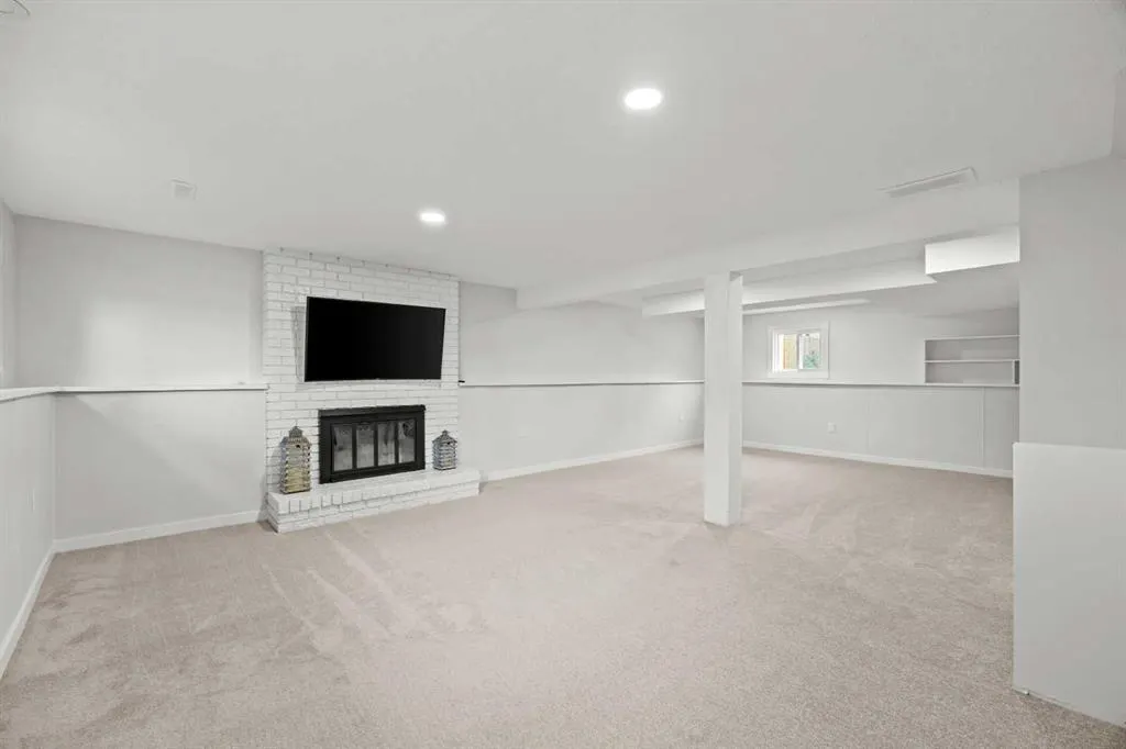 467 Queen Charlotte Road SE