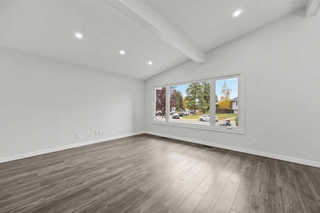 467 Queen Charlotte Road SE