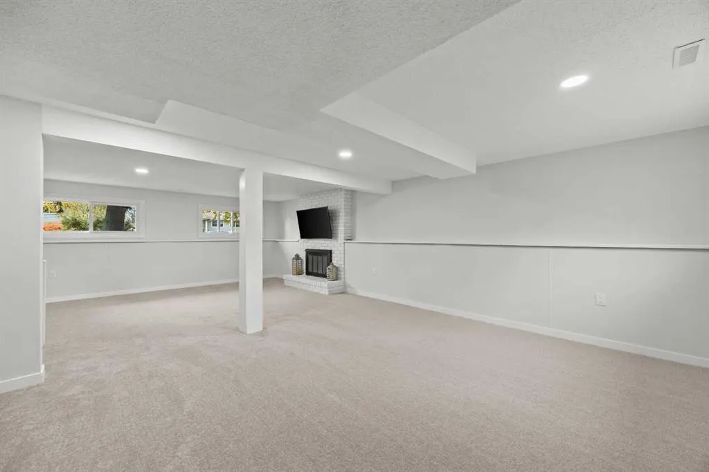 467 Queen Charlotte Road SE