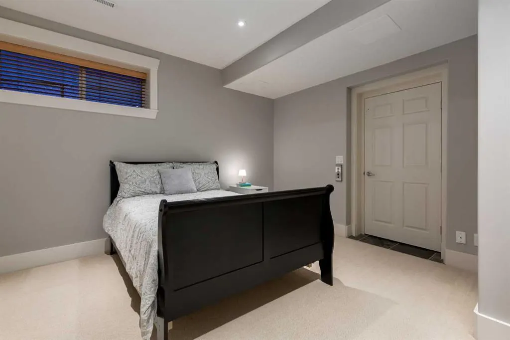 129 ROYAL Bay NW