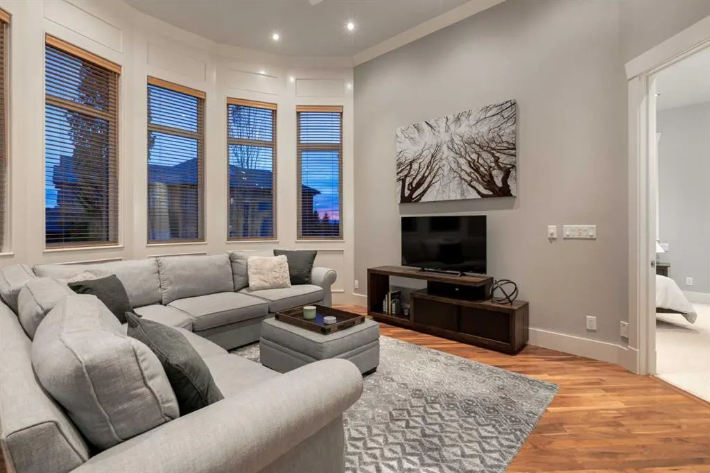 129 ROYAL Bay NW