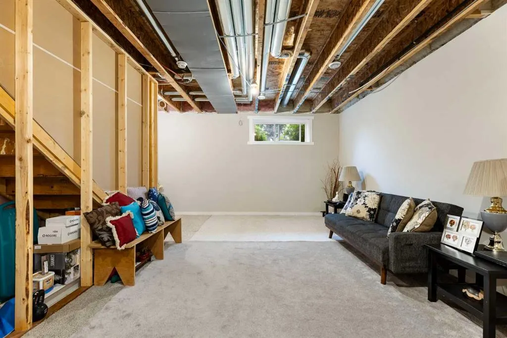 1021 Mahogany Boulevard SE