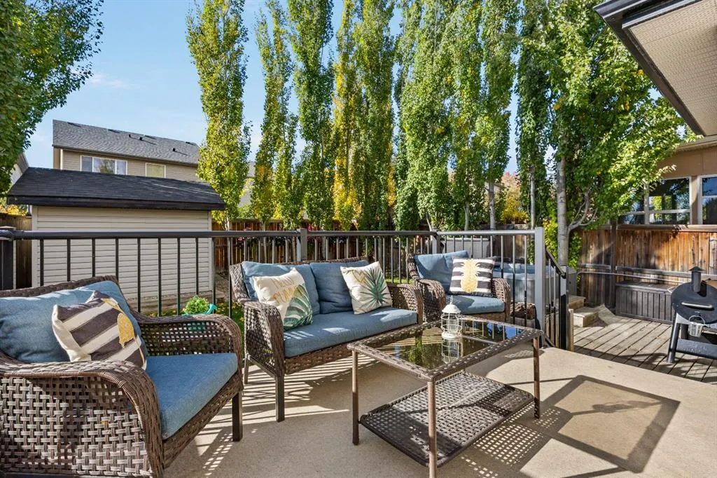 176 Royal Oak Terrace NW