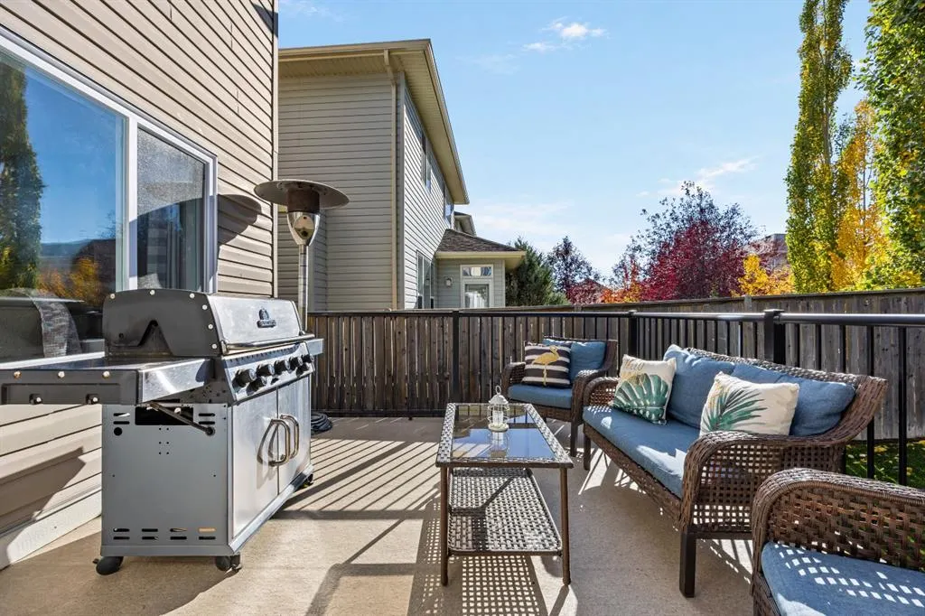176 Royal Oak Terrace NW