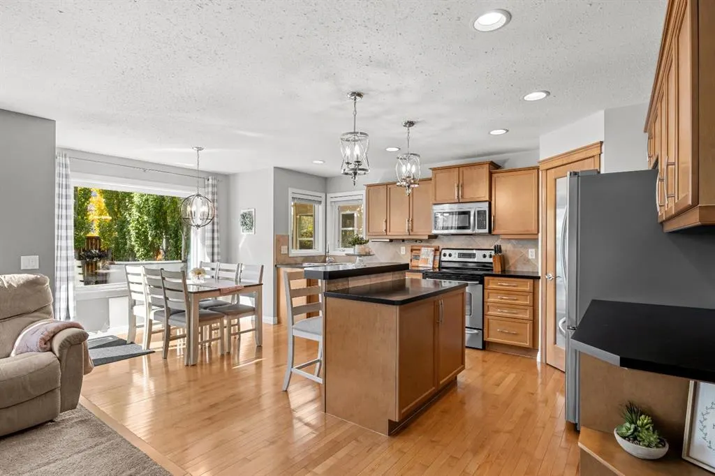 176 Royal Oak Terrace NW