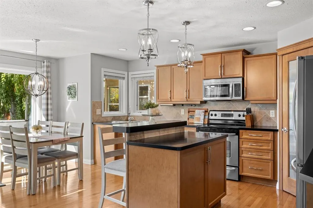 176 Royal Oak Terrace NW