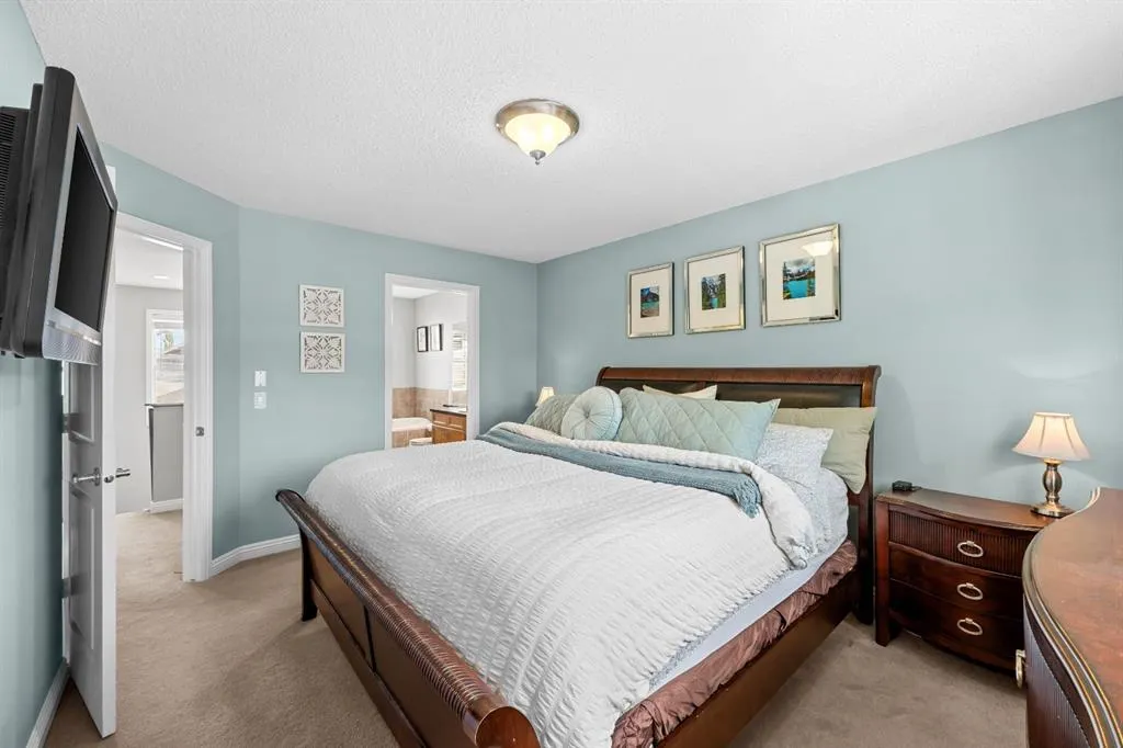 176 Royal Oak Terrace NW