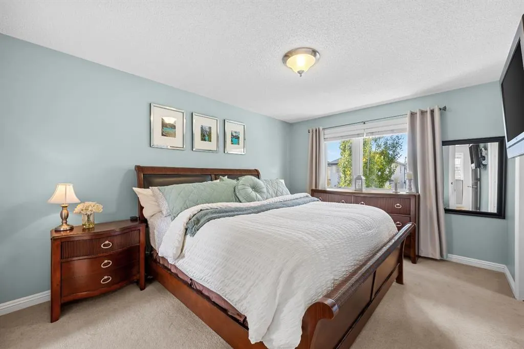 176 Royal Oak Terrace NW