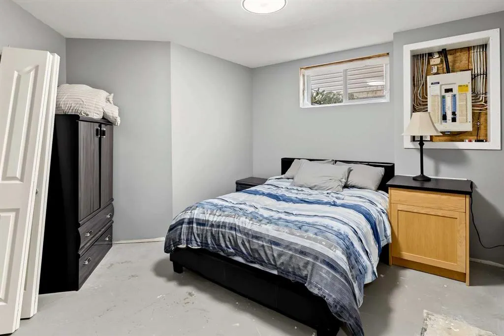 224 Hillvale Crescent