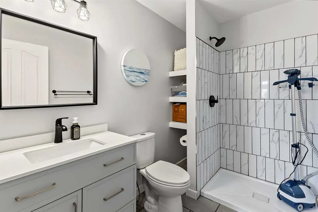 224 Hillvale Crescent