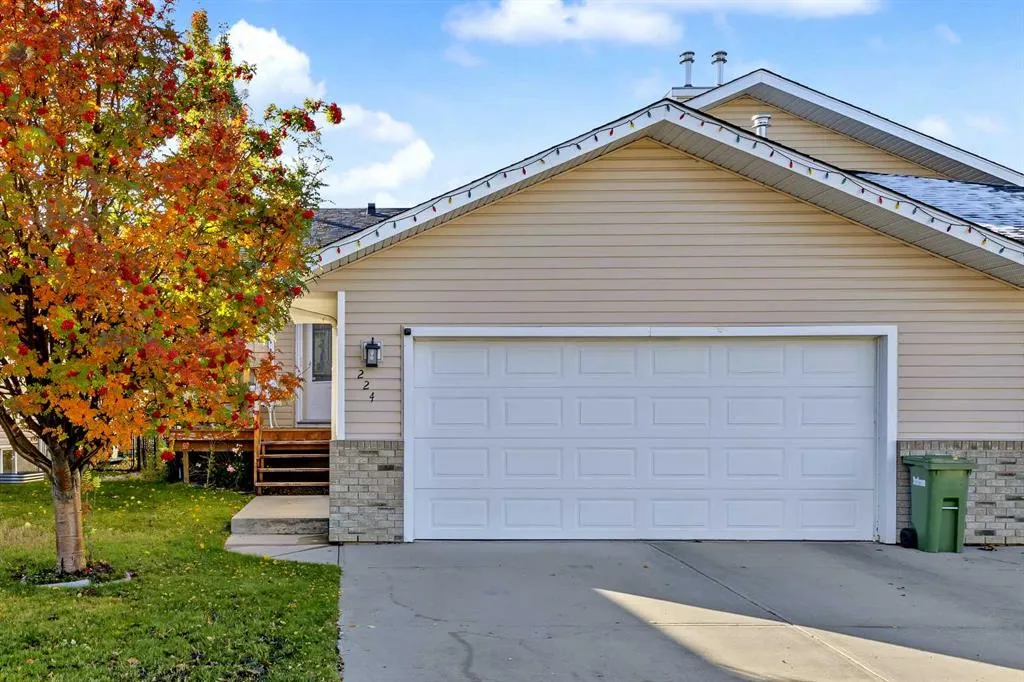 224 Hillvale Crescent