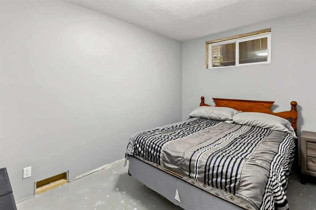 224 Hillvale Crescent